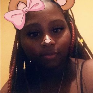 Meet your Posher, Ebony